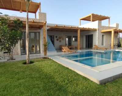 Villa Haut de Gamme avec Piscine Privée – Route de Marrakech